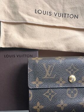 Louis Vuitton Brown and Gold Monogram Snap Wallet Detail